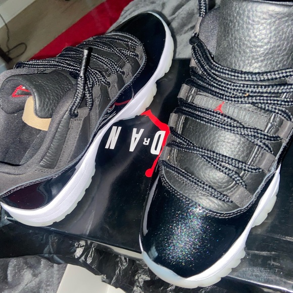 Shoes - Picture 2 of 5